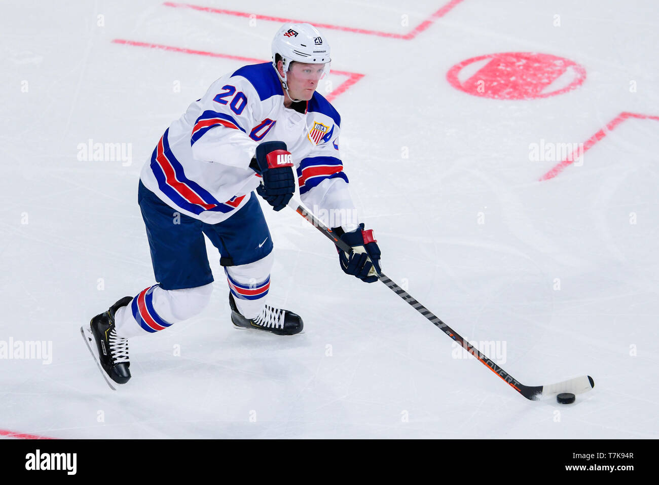 Mannheim, Deutschland. 07 Mai, 2019. Eishockey: Länderspiel Deutschland - USA, der in der SAP-Arena. Ryan Suter aus den USA spielt den Puck. Foto: Uwe Anspach/dpa/Alamy leben Nachrichten Stockfoto