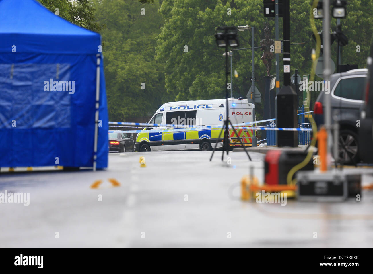 Zelt errichtet, die von der Polizei am Tatort, einem tödlichen Schießen in Birmingham, Großbritannien Stockfoto