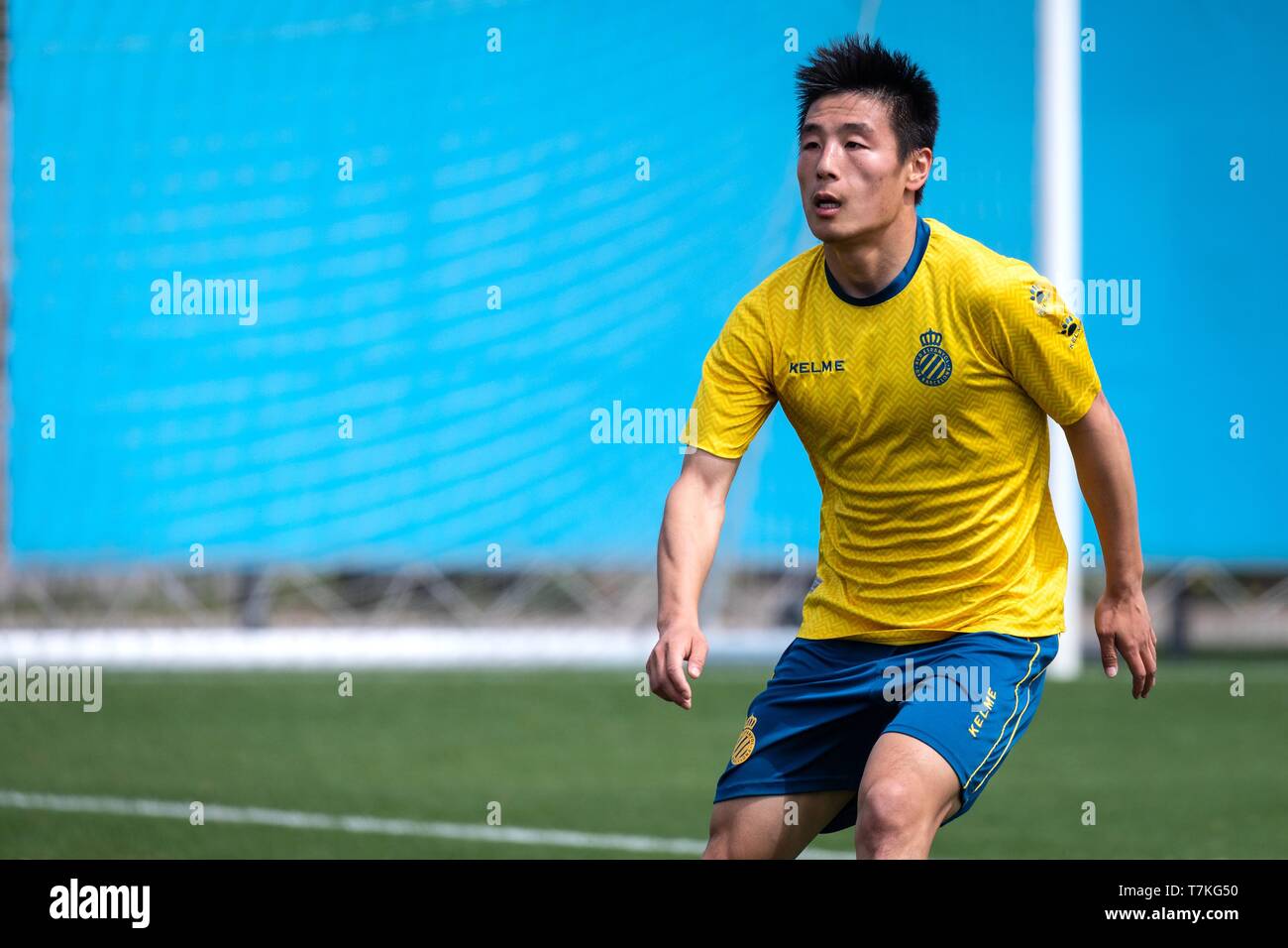 (190508) - Barcelona, 8. Mai 2019 (Xinhua) - Wu Lei nimmt Teil an der Schulung der Spanischen Liga team RCD Espanyol Barcelona, Spanien, am 8. Mai 2019. (Xinhua / Joan Gosa) Stockfoto