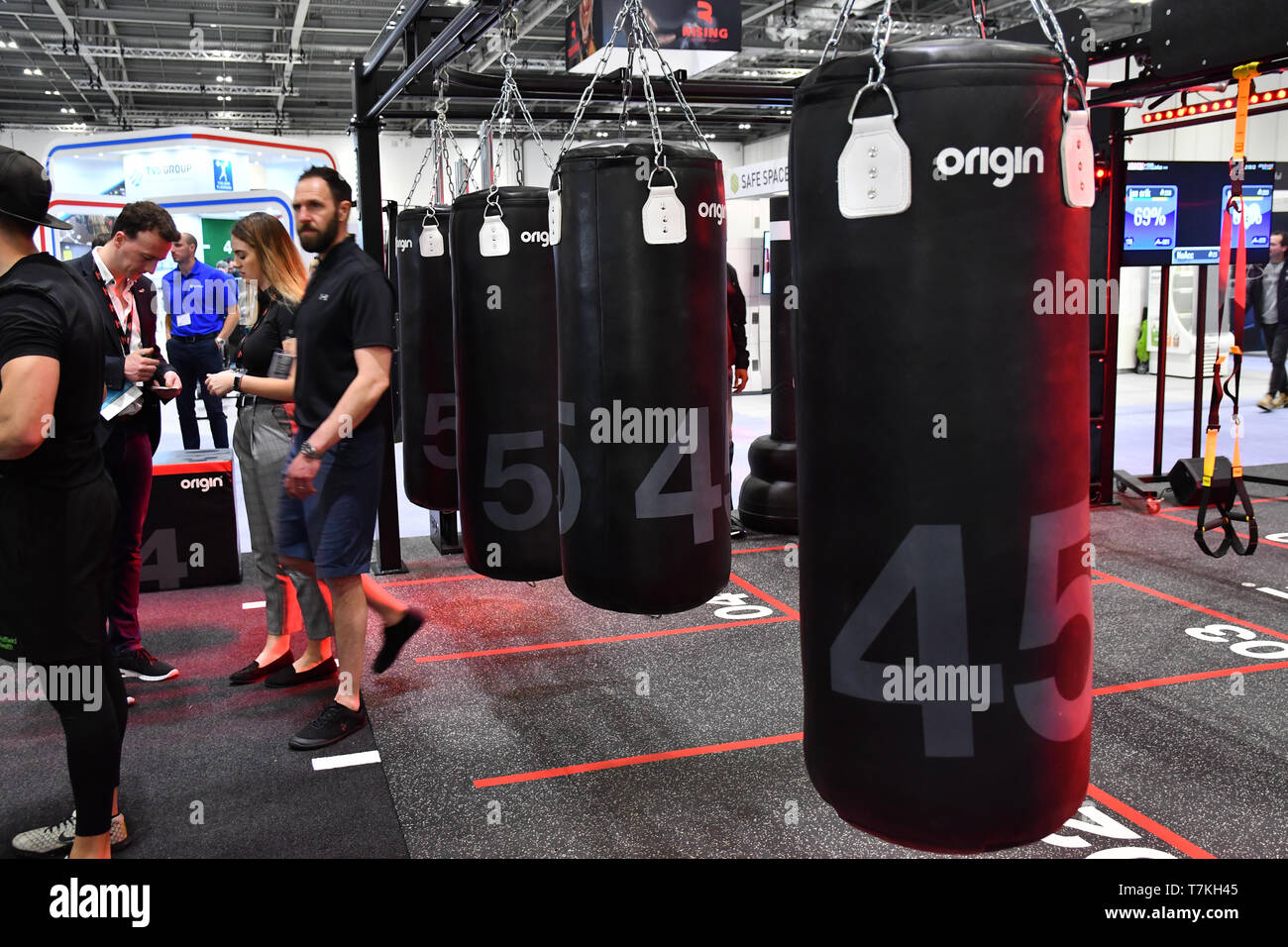 Excel London, UK. 8. Mai 2019. Herkunft Fitness Gewichtheben Ausrüstung, Sandsäcke Ausstellung bei Elevate 2019 Am 8. Mai 2019, bei Excel London, UK. Bild Capital/Alamy leben Nachrichten Stockfoto