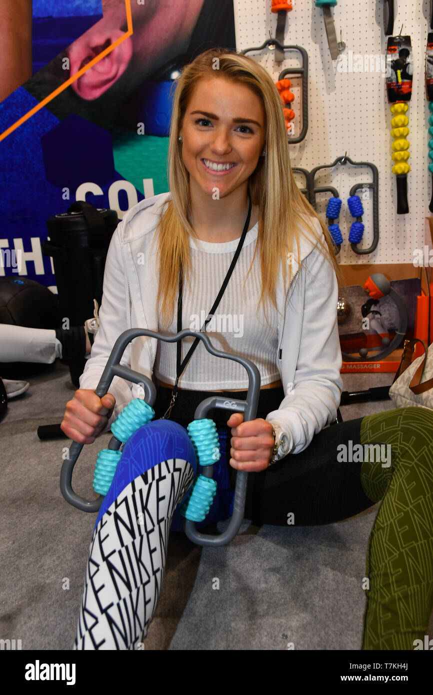 Excel London, UK. 8. Mai 2019. Sion International Co., Ltd., China Lieferant von Fitness Zubehör, elliptisches Fahrrad, Seil springen, Kurzhantelstange, Hula Hoop, schieben Sie es nach oben, Bar, Yoga, Wassersport Zubehör Ausstellung bei Elevate 2019 Am 8. Mai 2019, bei Excel London, UK. Bild Capital/Alamy leben Nachrichten Stockfoto