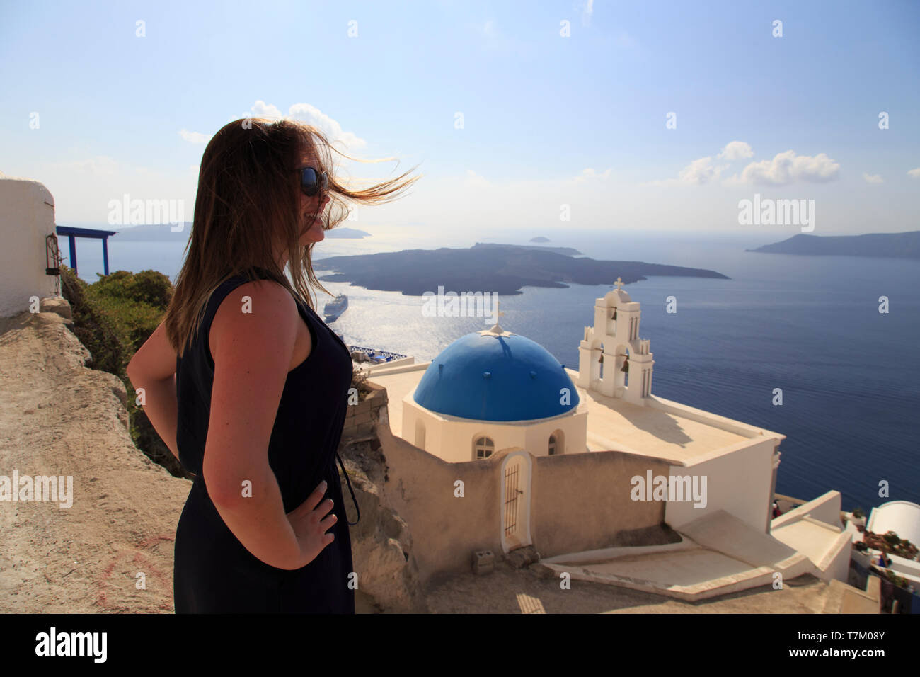 Griechenland, Kykladen, Stadt Oia und Caldera von Santorin (MR) Stockfoto