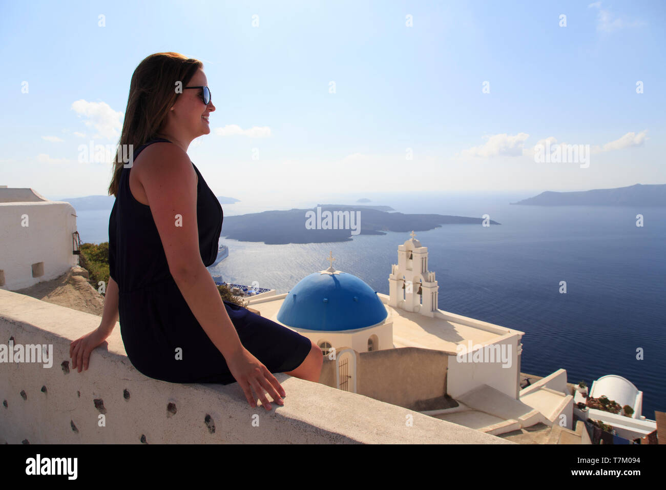 Griechenland, Kykladen, Stadt Oia und Caldera von Santorin (MR) Stockfoto