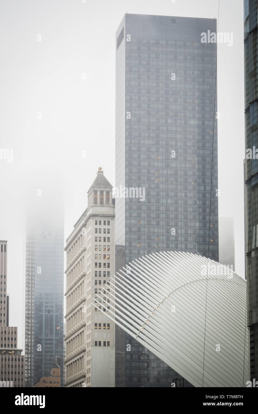 NEW YORK, USA - 24. FEBRUAR 2018: nebligen Tag an der Wall Street in Manhattan ein Frühlingstag, New York Stockfoto