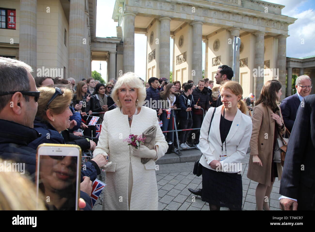 206 von Charles und Camilla in Berlin - Camilla, Herzogin von Cornwall beim Gang durch das Brandenburger Tor. Berlin, 07.05.2019 Stockfoto