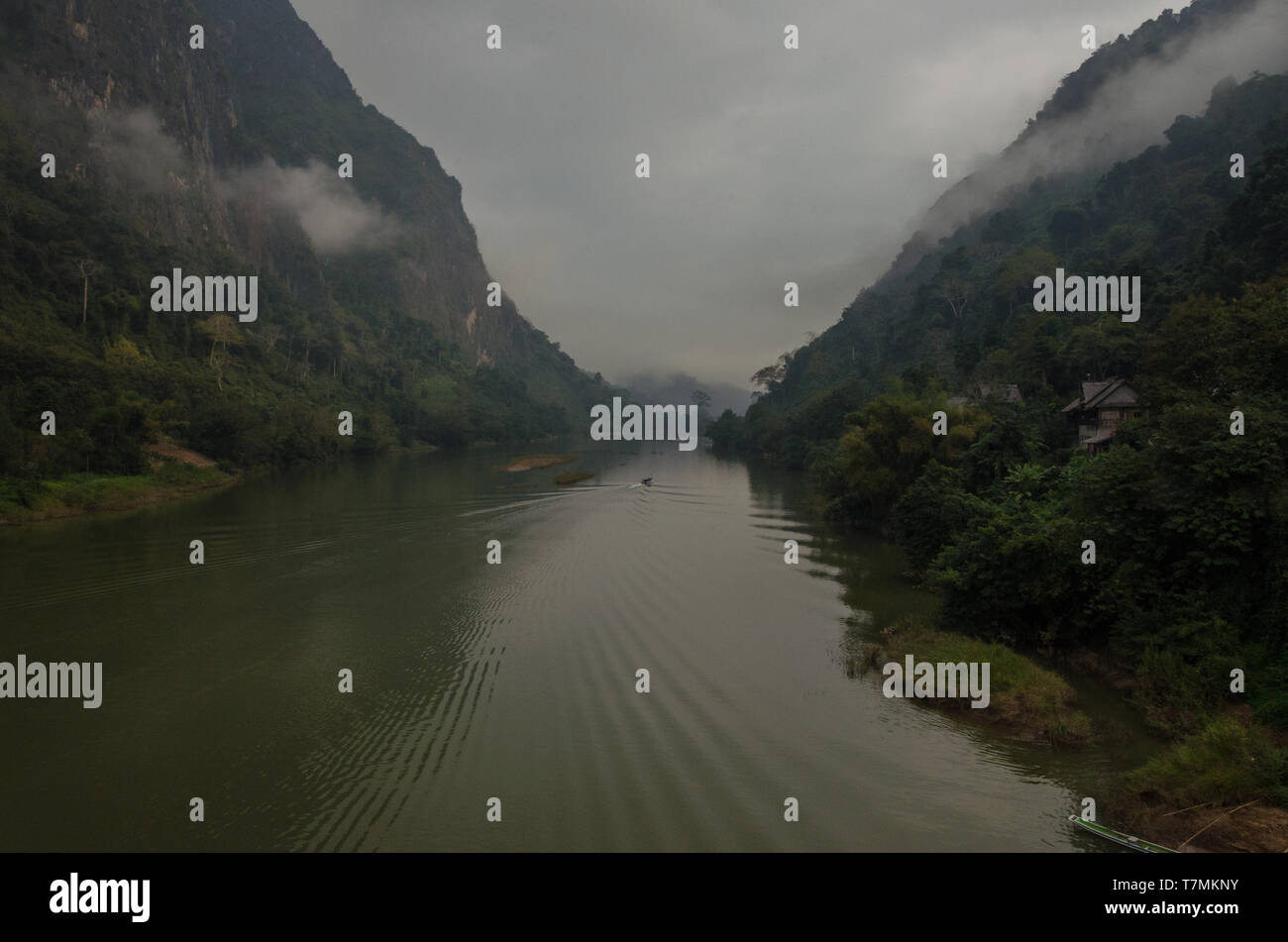 Der Nam Ou Fluss in Muang Khua, Laos Stockfoto