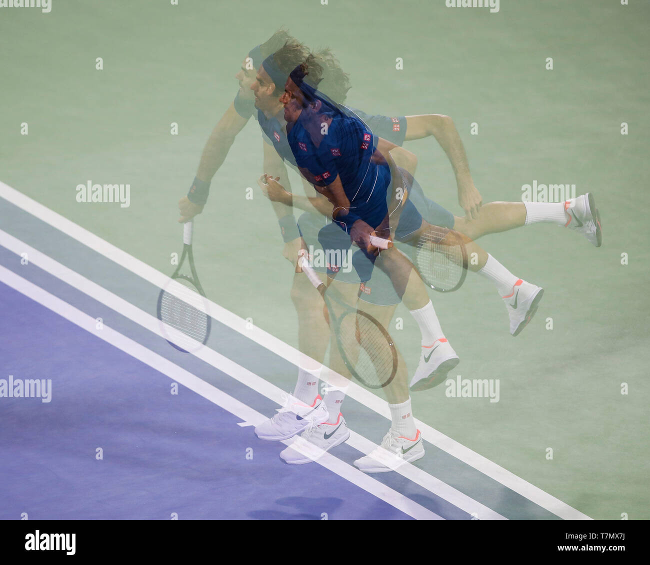 Verschwommene Bewegung der schweizer Tennisspieler Roger Federer während Dubai Tennis Championships 2019, Dubai, Vereinigte Arabische Emirate, Stockfoto