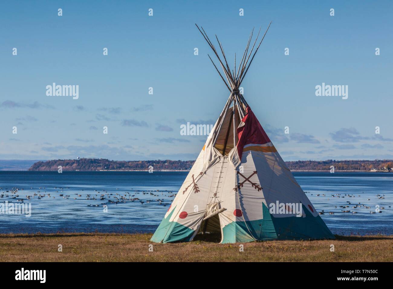 Kanada, Quebec, Gaspe Halbinsel, Mic-Mac Gesgapegiag, First Nations t-pees von der Baie DES Chaleurs Stockfoto