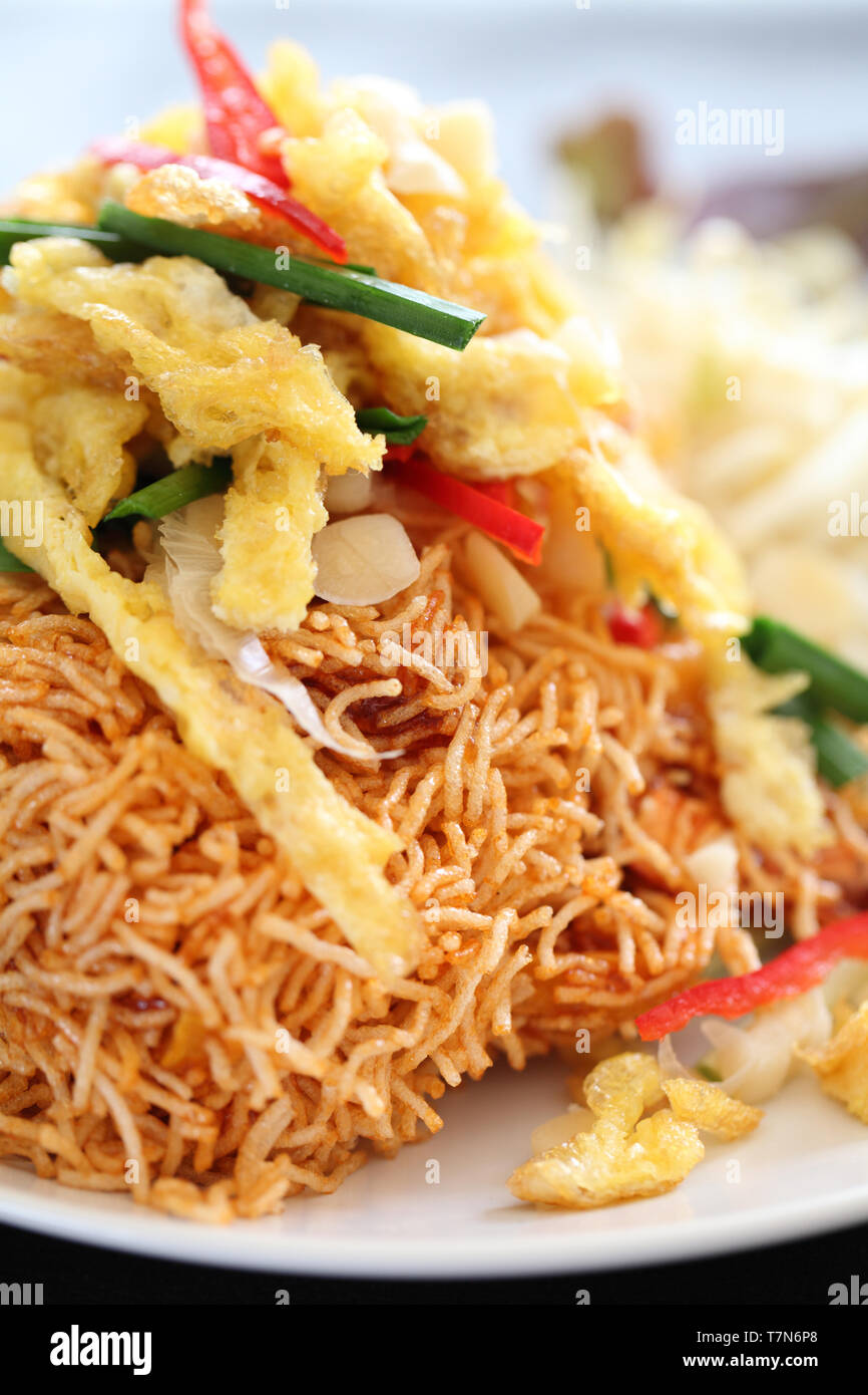 Thai Food knusprig gebratene Nudeln Stockfoto