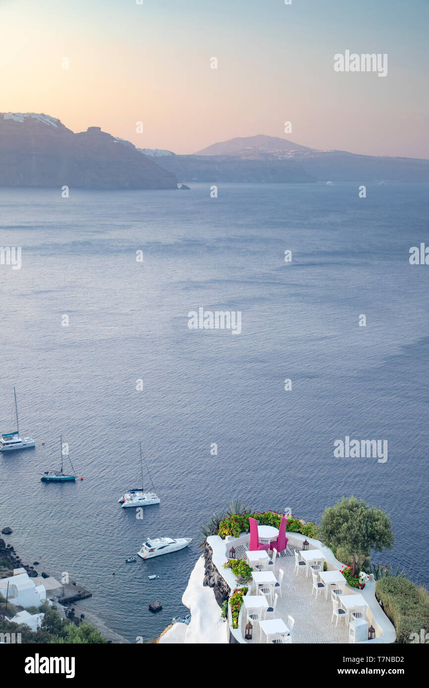 Griechenland, Kykladen, Santorini (Thira), Ia (Oia) und Caldera von Santorin Stockfoto