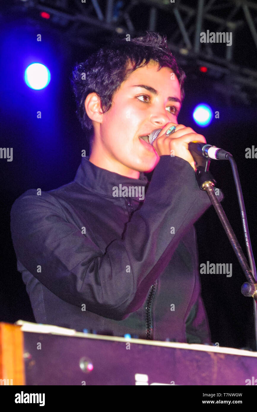 Mira Aroyo Sänger in Ladytron im Reading Festival 2001 durchführen Stockfoto
