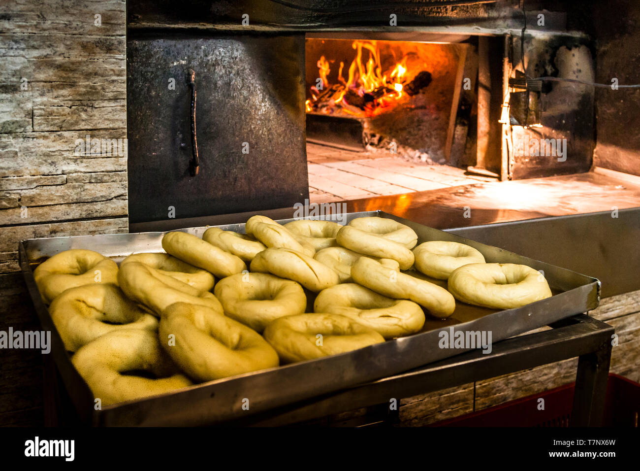 Traditionelle bulgarische Brotbäckerei in Dobritsch, Bulgarien Stockfoto