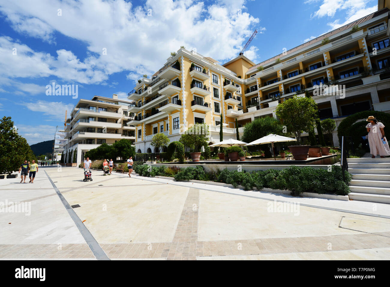 Luxuriöse Wohnanlagen in Porto Montenegro TIvat. Stockfoto