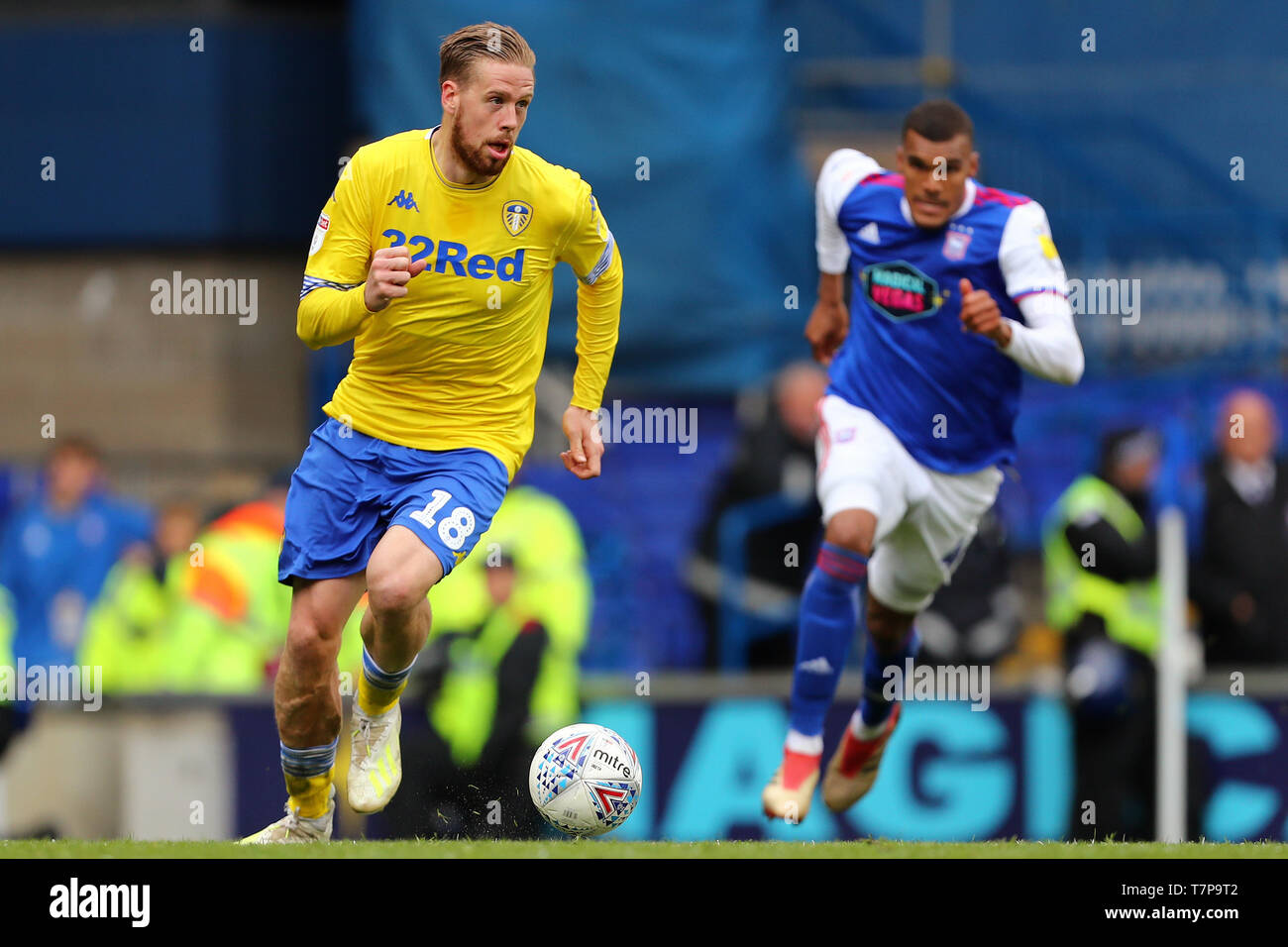 Pontus Jansson von Leeds United und Collin Quaner von Ipswich Town - Ipswich Town v Leeds United, Sky Bet Meisterschaft, Portman Road, Ipswich - 5 Mai 2019 Editorial nur verwenden - DataCo Einschränkungen Stockfoto