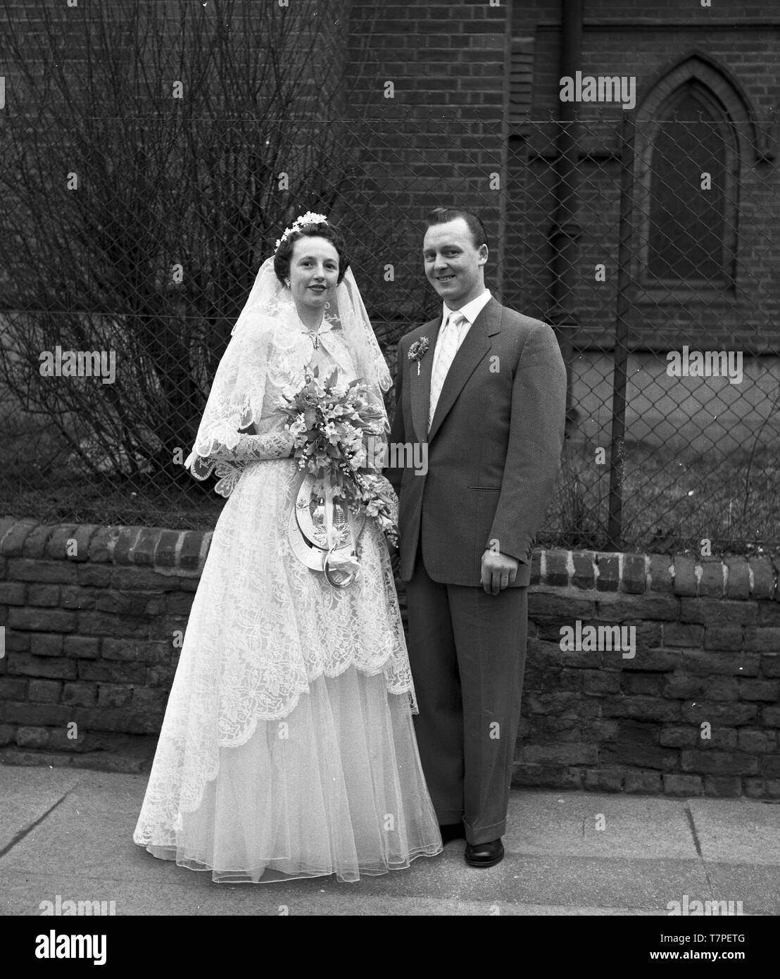 Die Hochzeit von Herrn und Frau Lloyd, 202 ein Cassland Road, London, E8c 1965. Foto von Tony Henshaw Stockfoto