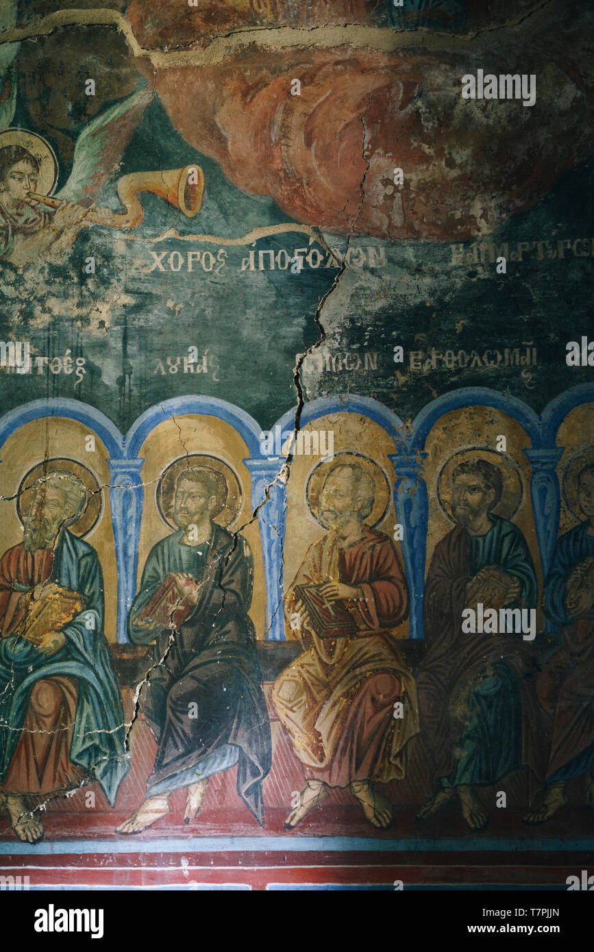 Antike Griechische orthodoxe Fresken in einem Kloster in der Nähe von Kipoi, Zagoria, Griechenland. Stockfoto