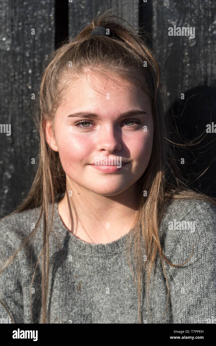 Dänemark, Färöer Inseln, Insel Streymoy, Torshavn, portrait einer jungen frau Stockfoto