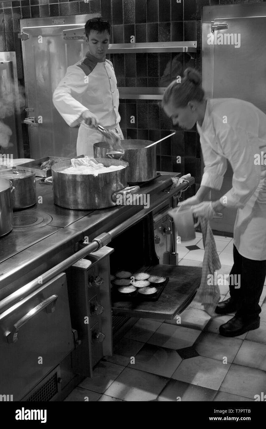 Frankreich, Ain, Mionnay, La Maison Kapelle Restaurant, die Küche Stockfoto