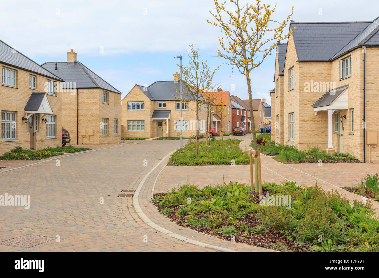 Redrow neue Häuser bauen, Alconbury Weald wichtige neue Gehäuse Entwicklung, in der Nähe von Huntingdon, Cambridgeshire, England, UK, GB Stockfoto