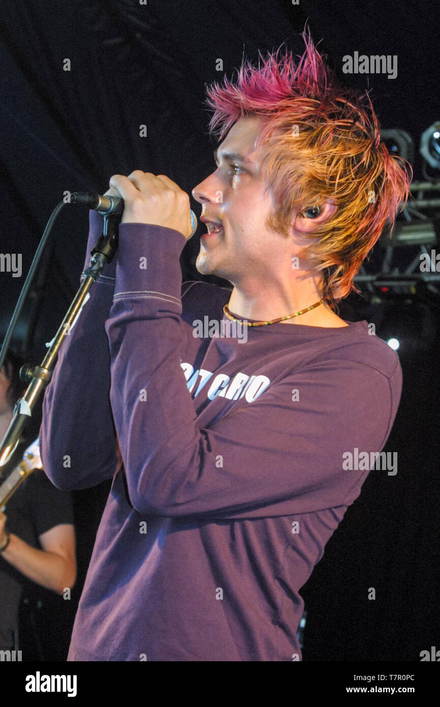 Ben Gautrey mit der Cooper Temple Clause im Reading Festival 2001 Stockfoto