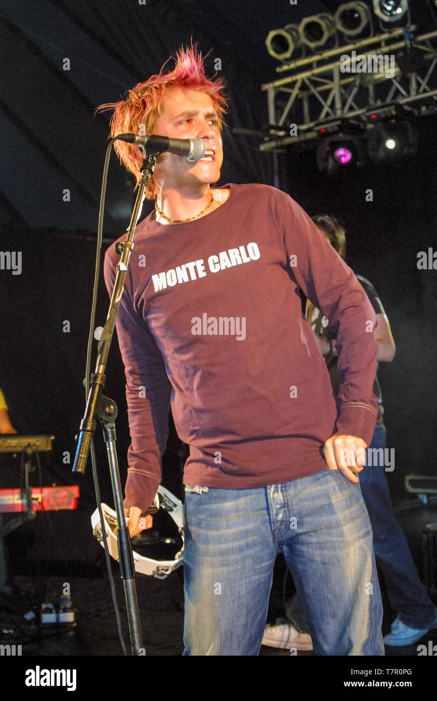 Ben Gautrey mit der Cooper Temple Clause im Reading Festival 2001 Stockfoto