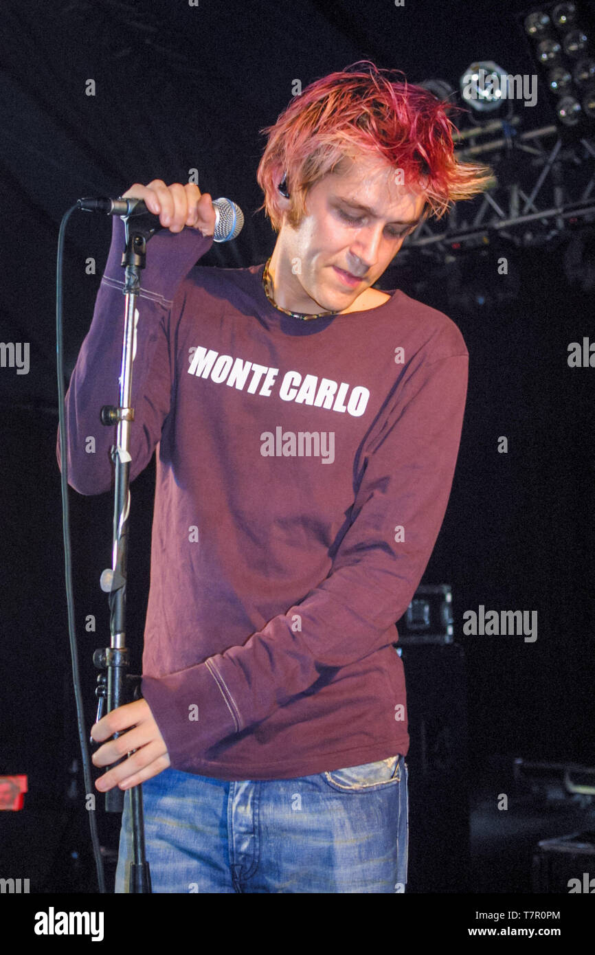 Ben Gautrey mit der Cooper Temple Clause im Reading Festival 2001 Stockfoto