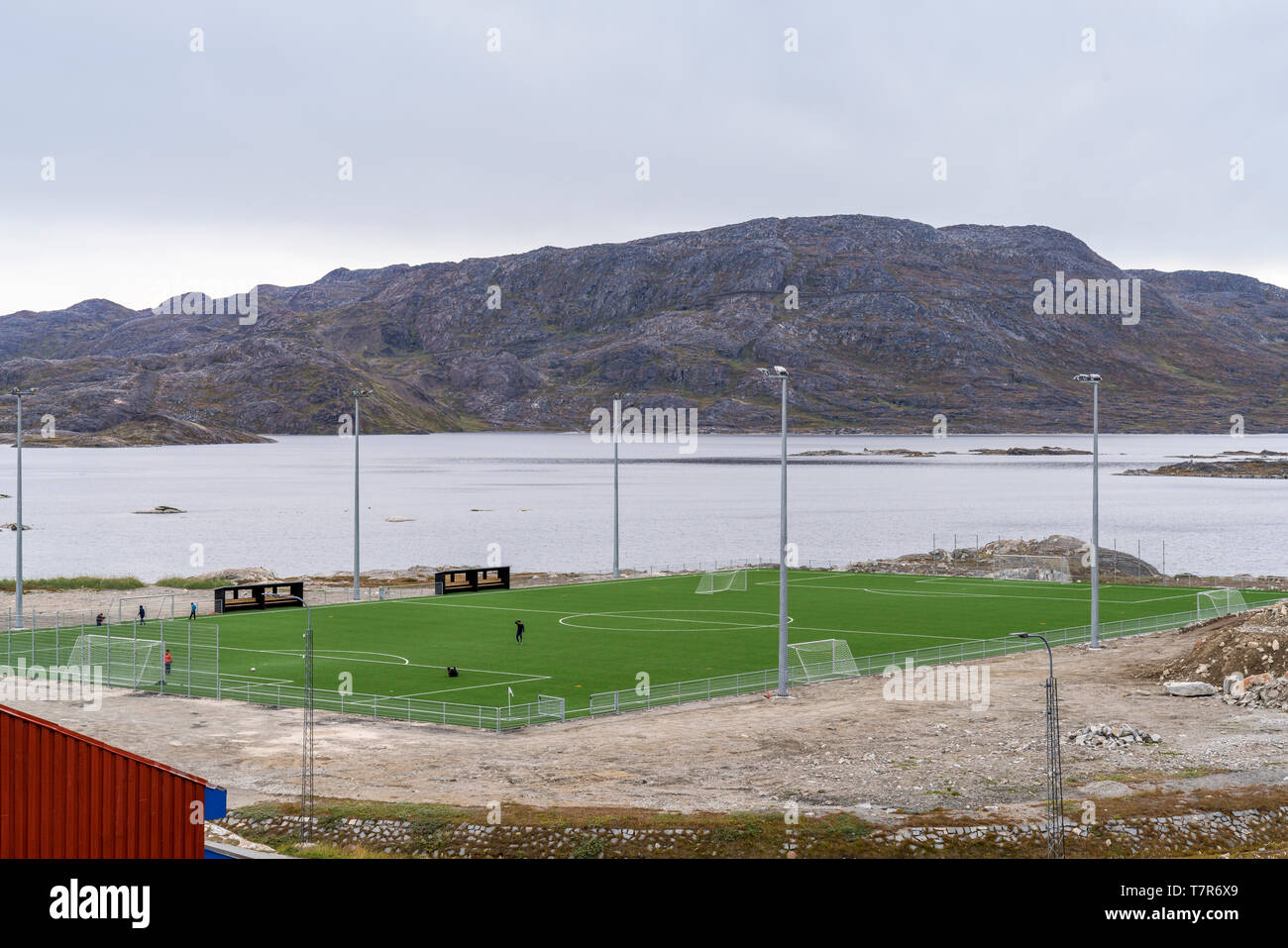 Fußballplatz, Qaqortoq, Grönland Stockfoto