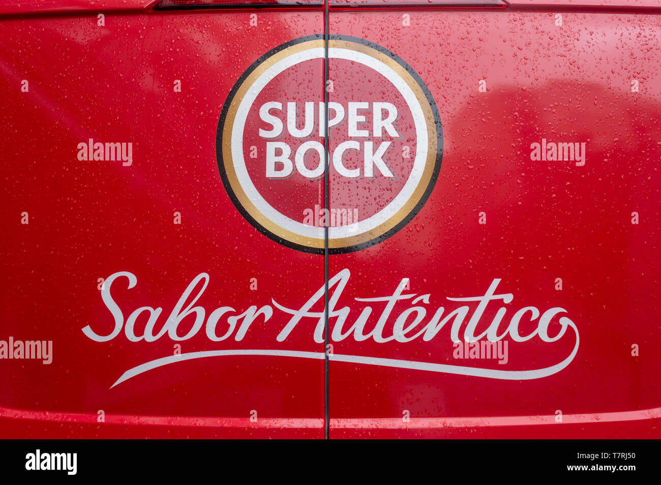 Hintere Türen eines Super Bock Bier Lieferwagen mit Logo Stockfoto