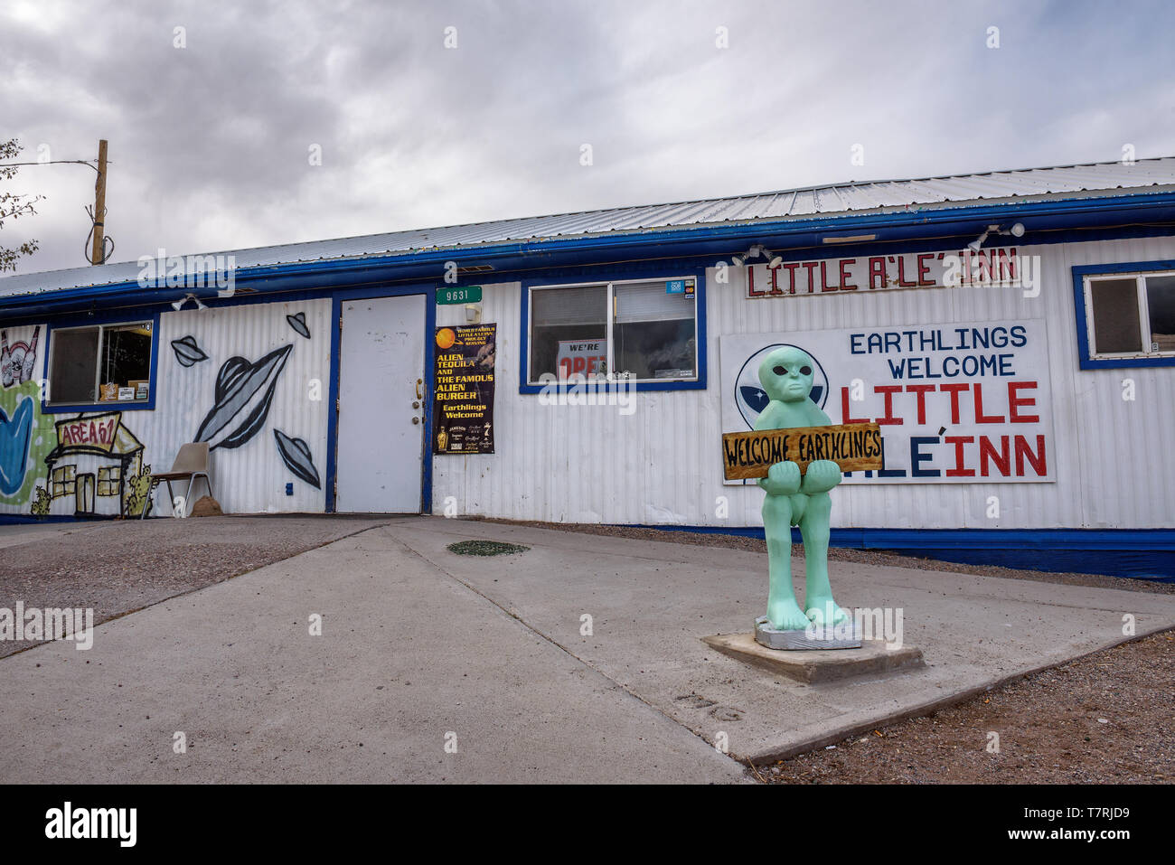Kleines Cafe und Hotel namens Little A'Le'Inn in Rachel, Nevada Stockfoto