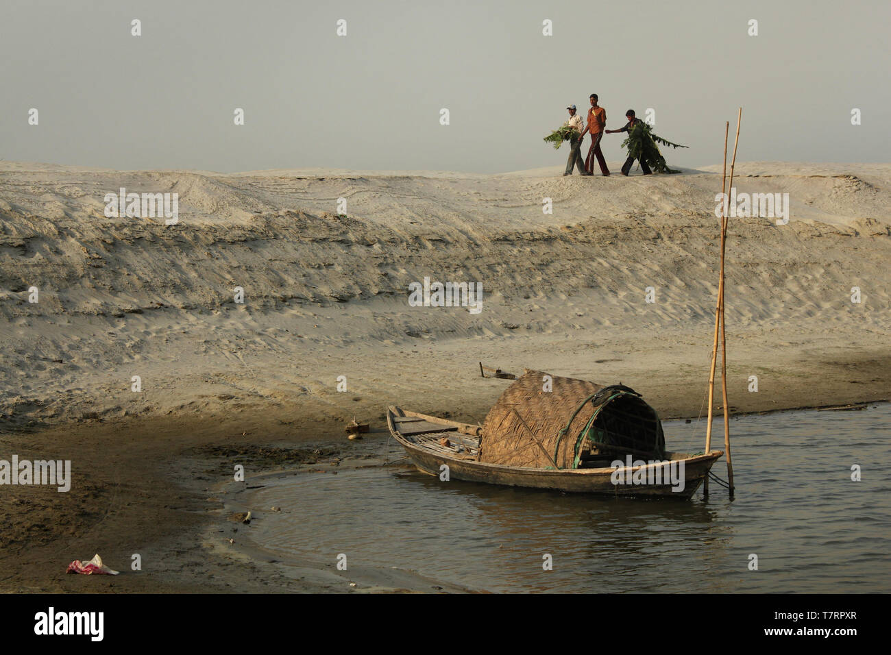 Angeln Boot auf dem Fluss Padma. Kustia, Khulna. Bangladesch. Stockfoto
