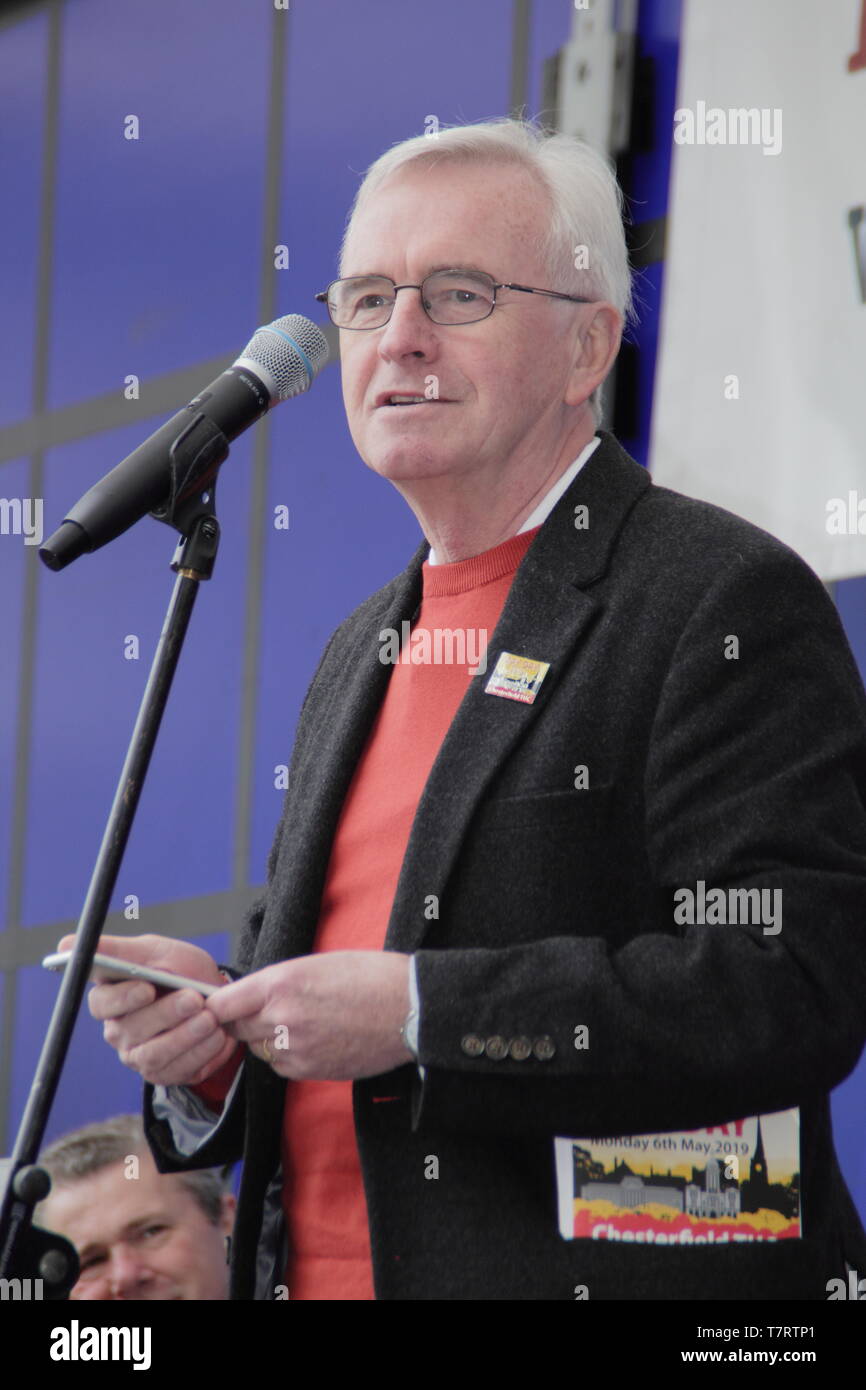 Chesterfield, Derbyshire, UK. 6. Mai 2019. John McDonnell, britische Labour-Politiker und Schatten der Finanzminister spricht an der jährlichen Chesterfield Tag der Rallye. Durch Gewerkschaften, darunter der TUC und ASLEF, andere Redner unterstützte Arbeit MP für Chesterfield, Toby Perkins Stockfoto