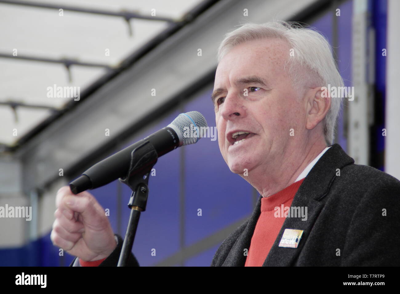 Chesterfield, Derbyshire, UK. 6. Mai 2019. John McDonnell, britische Labour-Politiker und Schatten der Finanzminister spricht an der jährlichen Chesterfield Tag der Rallye. Durch Gewerkschaften, darunter der TUC und ASLEF, andere Redner unterstützte Arbeit MP für Chesterfield, Toby Perkins Stockfoto