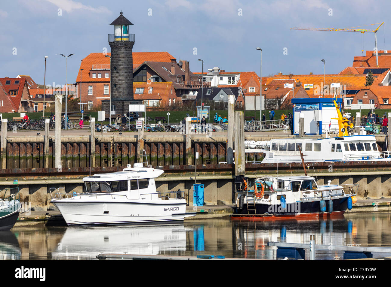 Nordsee Insel Juist, Hafen, Hafen, Fähre Frisia VI, Ostfriesland, Niedersachsen, Deutschland, Leuchtturm, Stockfoto