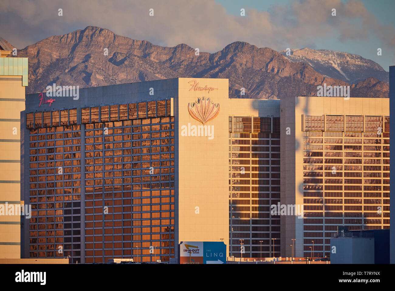 In Las Vegas, Nevada USA, Skyline des Streifens, High Roller 550 Fuß hohe Durchmesser Riesenrad von Caesars Entertainment Corporation betrieben Curren Stockfoto