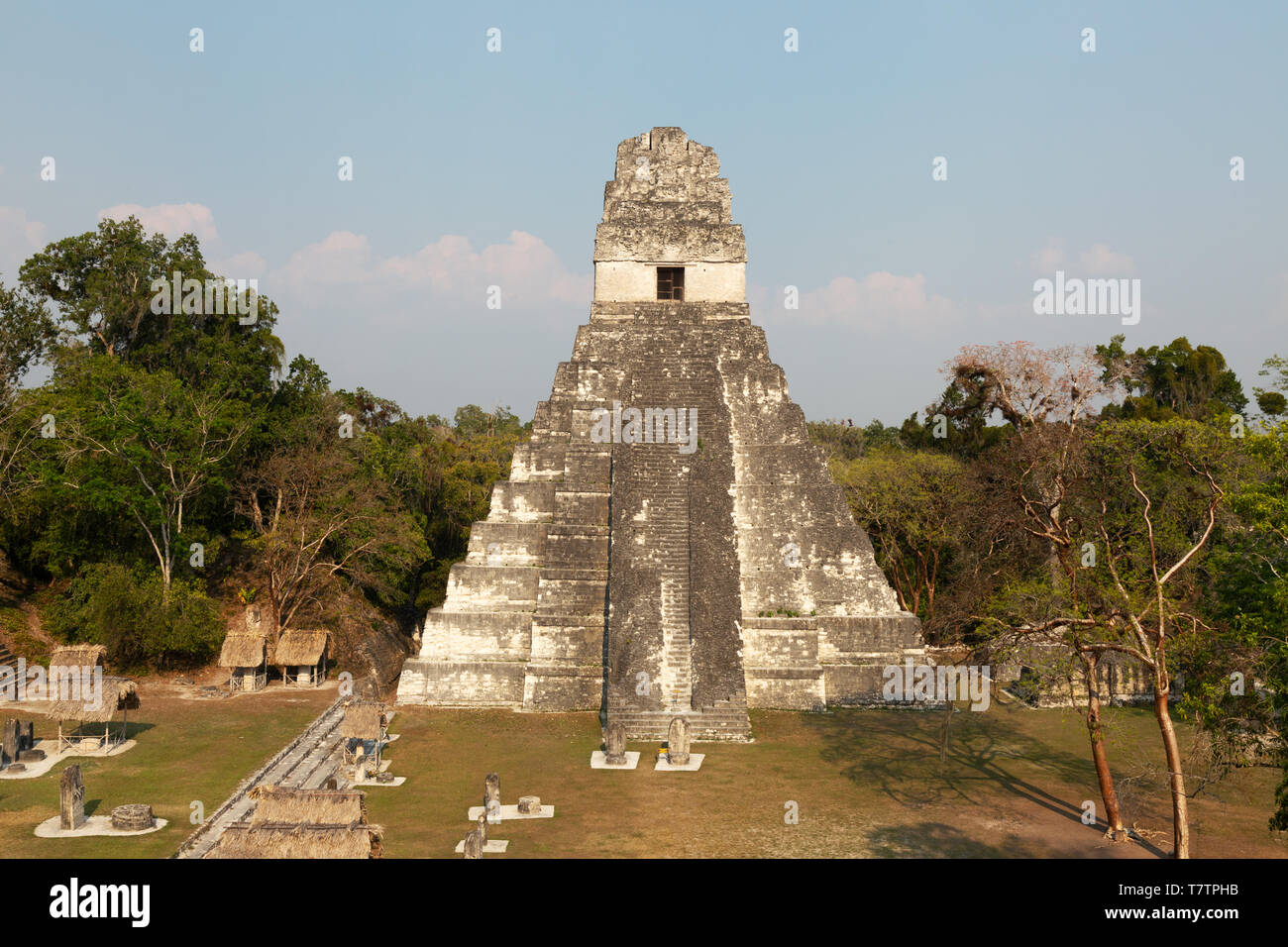 Tikal Guatemala, Tempel 1, oder Tempel der Großen Jaguar, Maya Ruinen UNESCO-Welterbe, Nationalpark Tikal, Guatemala, Lateinamerika Stockfoto