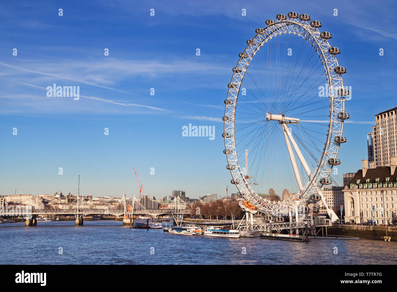 London, Großbritannien - 19 Dezember, 2018: London Eye von Westminster Bridge in London, Vereinigtes Königreich. Stockfoto