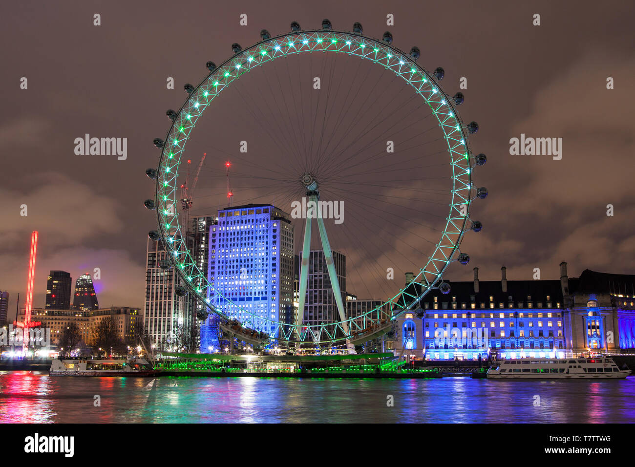 London Eye aus dem Norden Bank bei Nacht, London, Vereinigtes Königreich. Stockfoto
