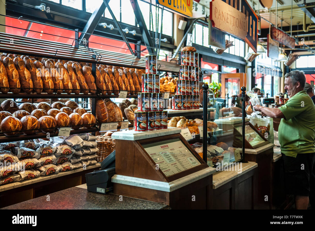 Boudin Bäckerei Brot line, Fisherman's Wharf, San Francisco, Kalifornien, USA Stockfoto