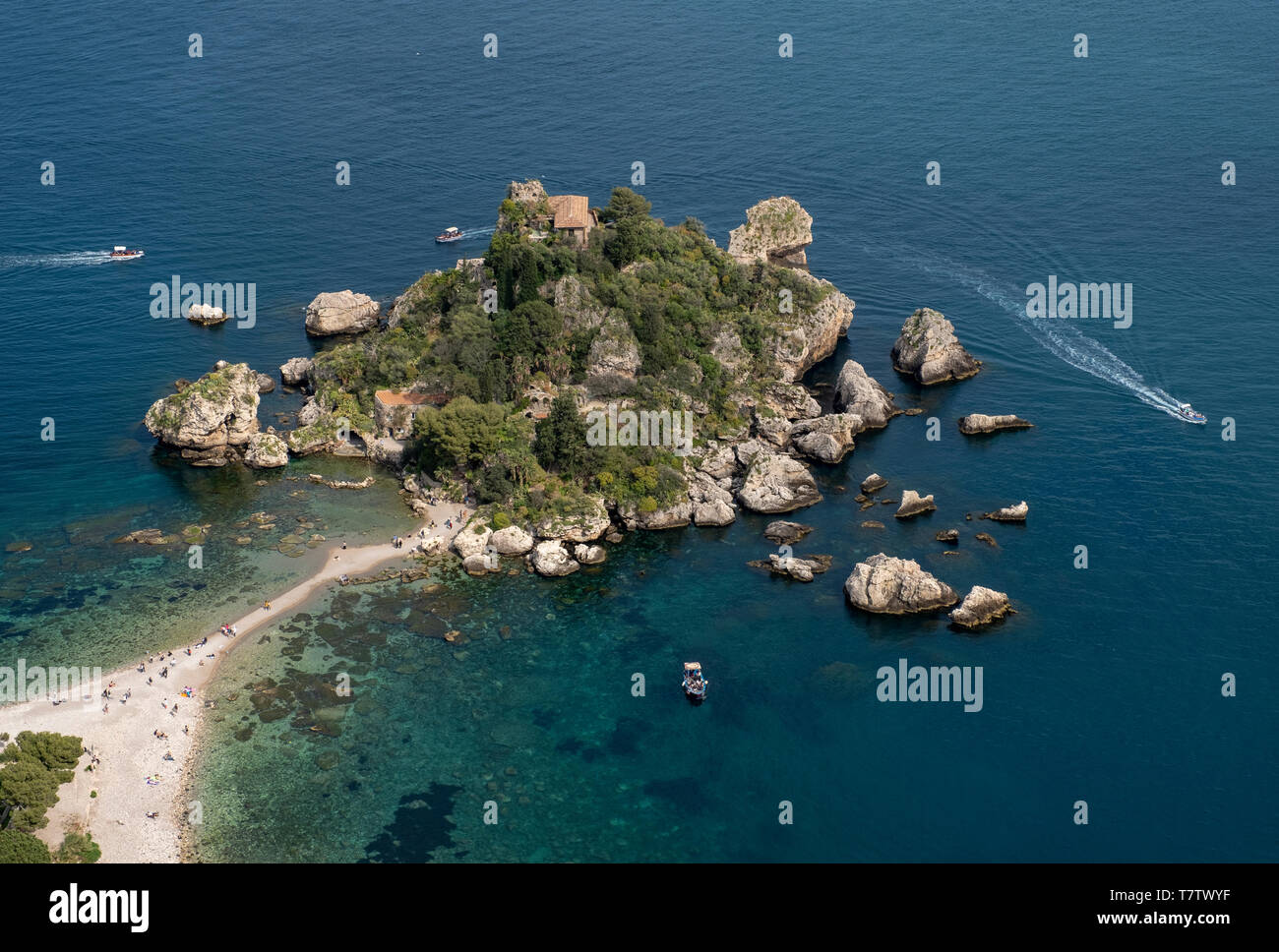 Die kleine Insel Isola Bella im Ionischen Meer an der Küste von Taormina, Sizilien. Stockfoto