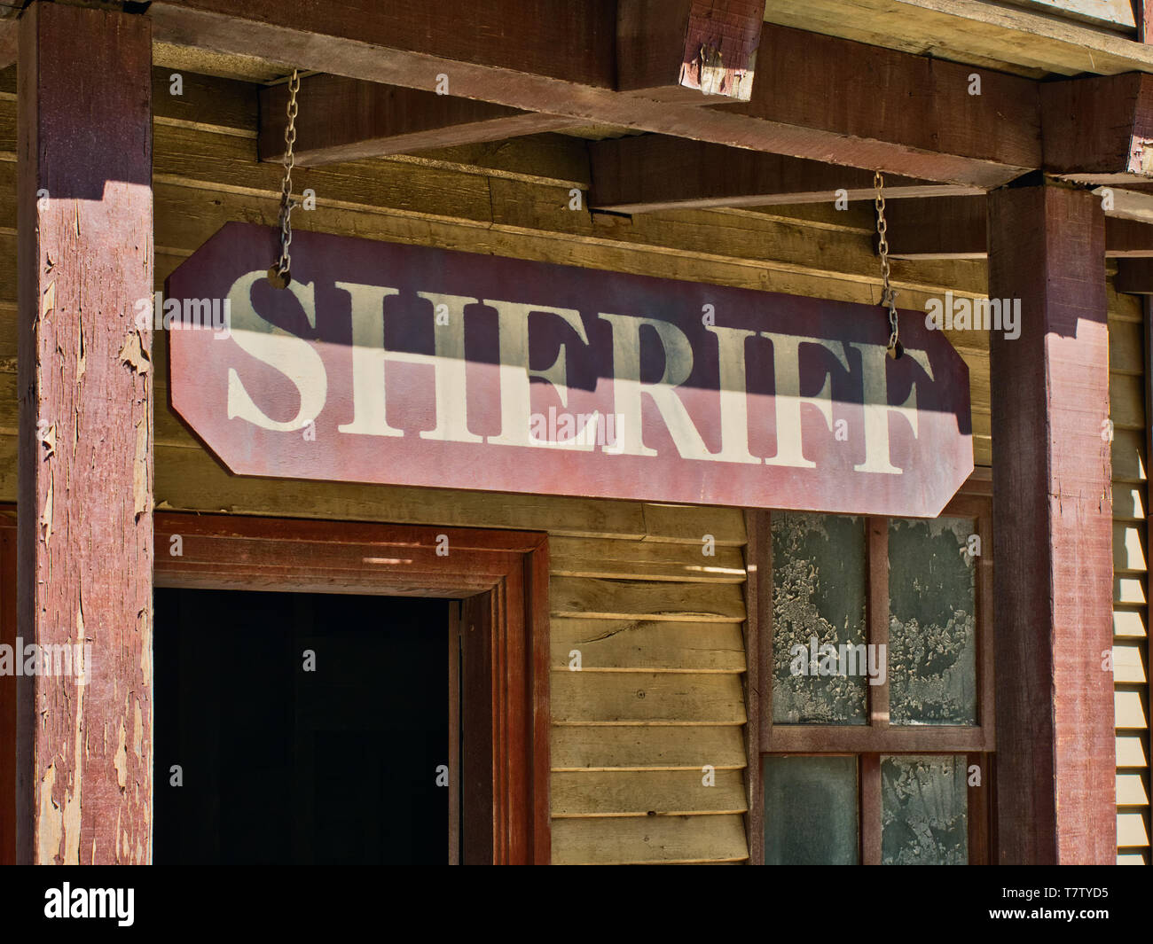 Sheriff Zeichen Büro in Far West Bühne äußeren Gebäude Stockfoto