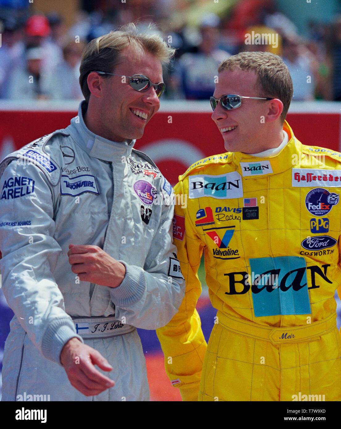 Finnische Warenkorb und Formel 1 Fahrer JJ Lehto (L) und Arnd Meir beim Grand Prix von Miami 1998 an Homestead-Miami Speedway Stockfoto