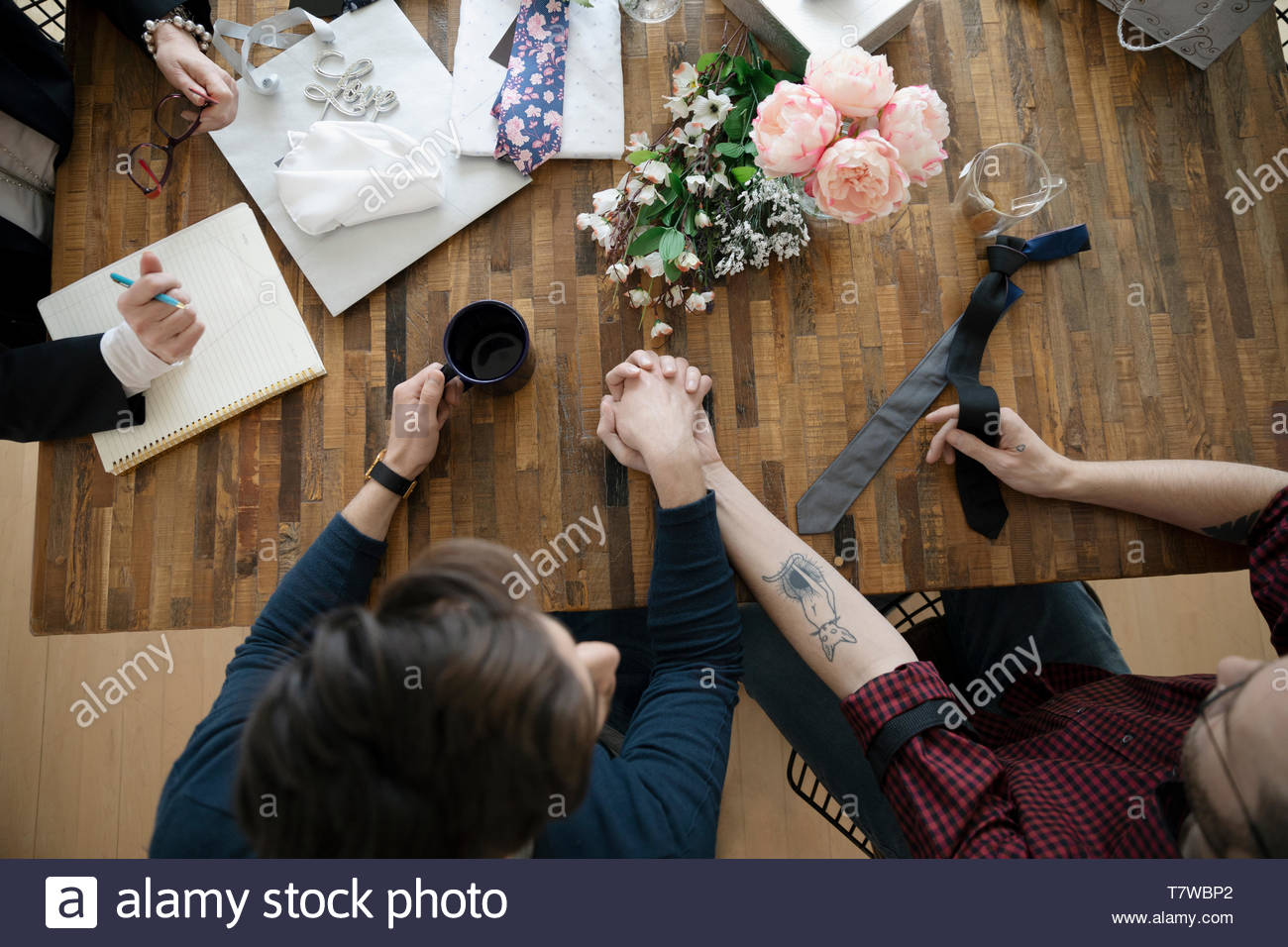 Schwule Männer Die Hände Halten Fotos Und Bildmaterial In Hoher Auflösung Alamy 