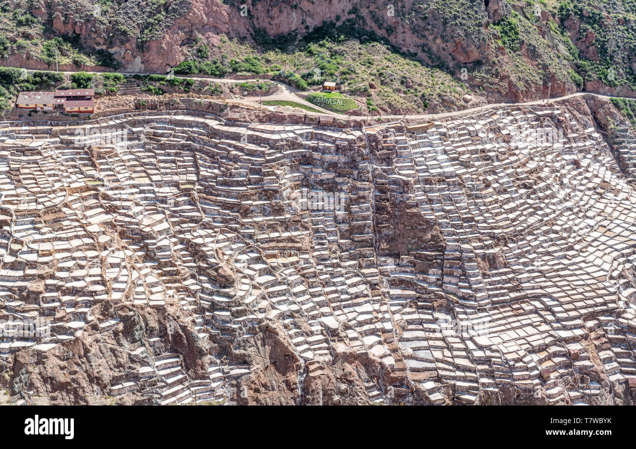 Blick auf Salinas de Maras, Salz Verdunstung Teich auch genannt Salzminen in der Nähe der Stadt von Maras im Heiligen Tal der Inkas und in der Nähe von Cusco in Stockfoto