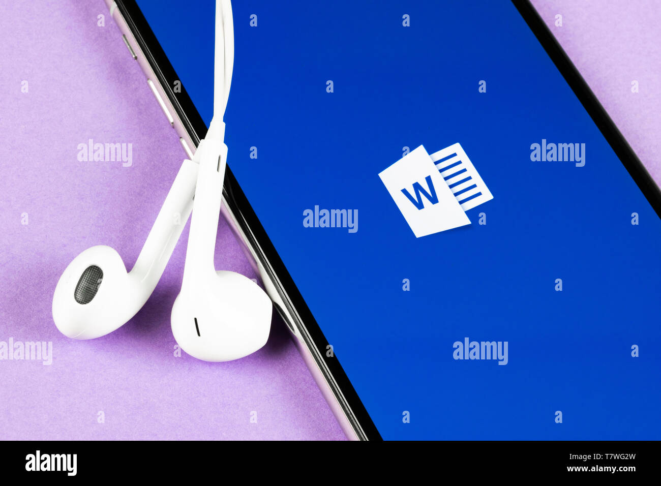 Helsinki, Finnland, 4. Mai 2019: Microsoft Word Symbol auf Apple iPhone X-close-up. Microsoft Office Word Symbol. Microsoft Office auf mob Stockfoto