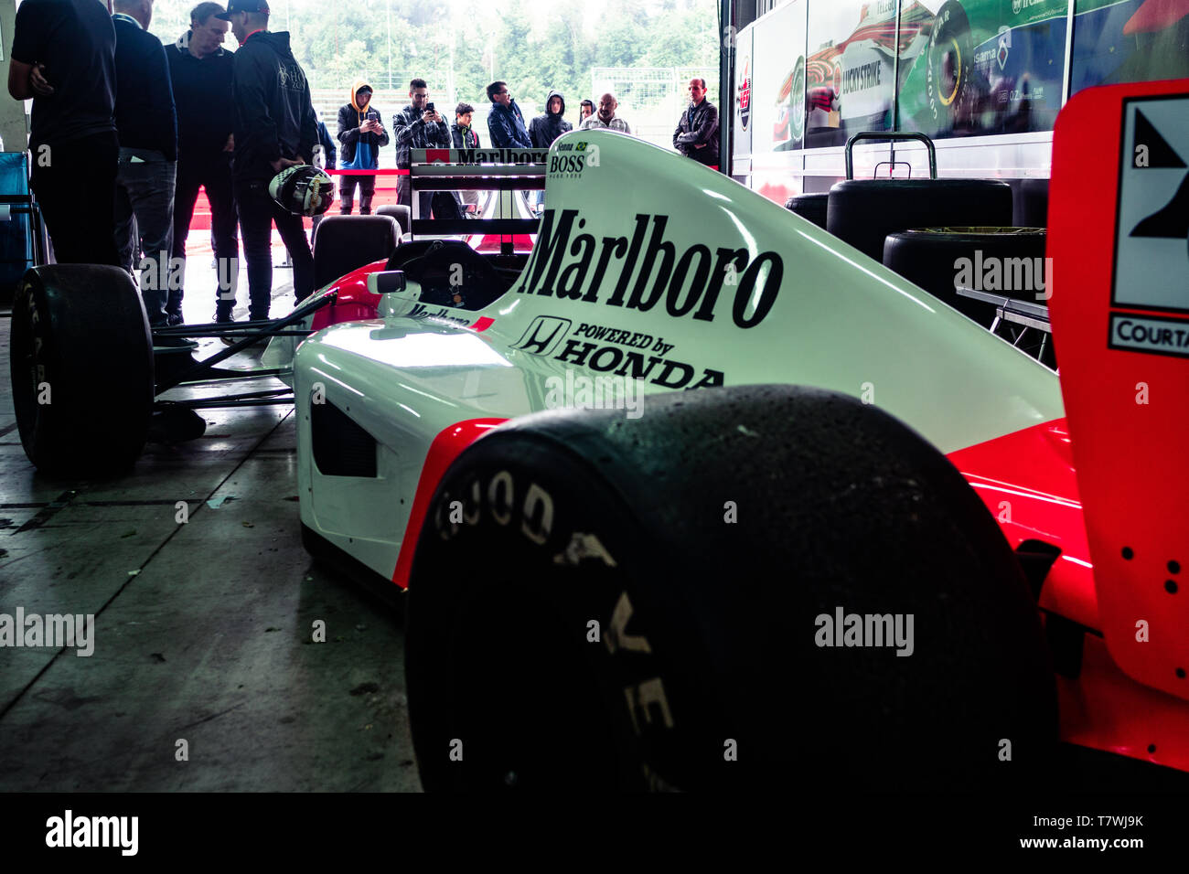 Ayrton Senna F1 Auto McLaren MP 4/5 am historischen Minardi Tag Stockfoto