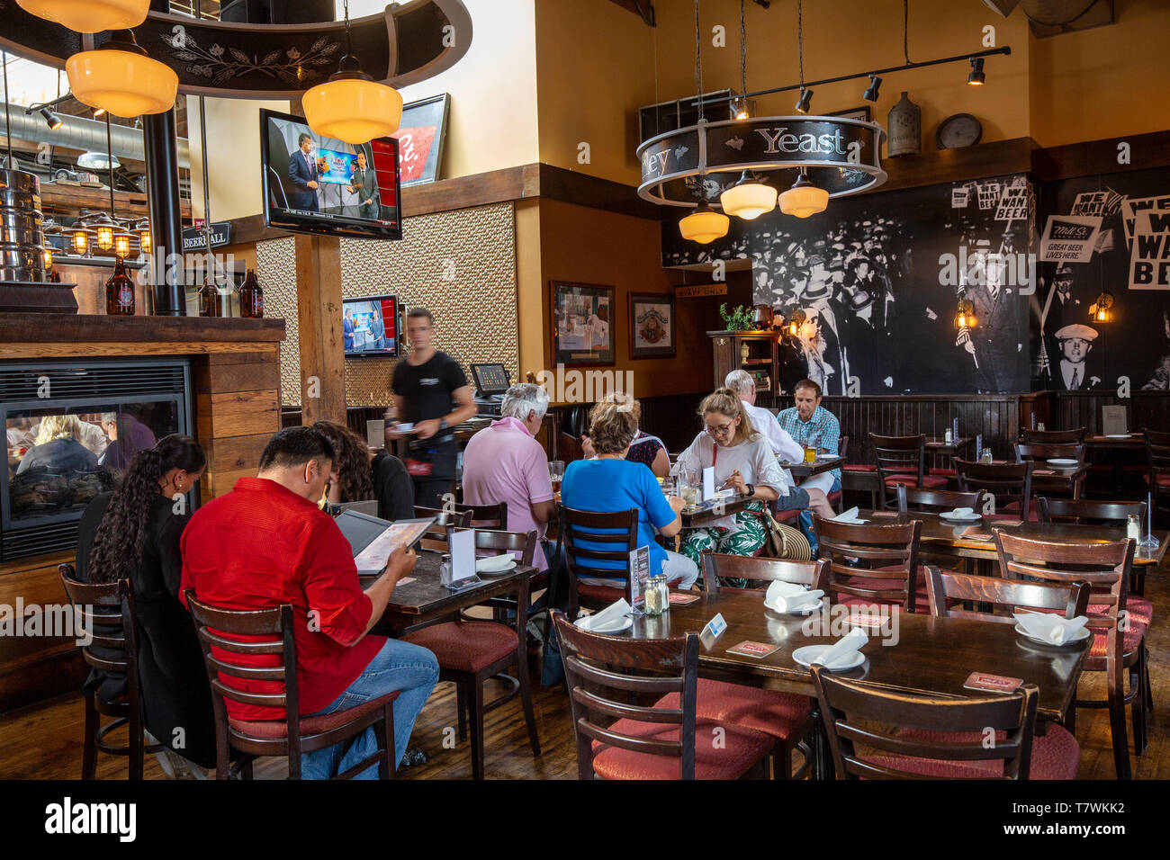 Kanada, Provinz Ontario, Toronto, Distillery Historic District, der ehemaligen Heimat der Gooderham und Würzen Brennerei, eine Fußgängerzone zu Kunst, Kultur, Handel und Unterhaltung gewidmet, Mill Street Brew Pub Stockfoto