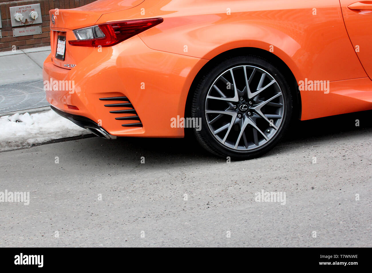 Klasse Suche orange Sportwagen in Calgary, Alberta, Kanada Stockfoto