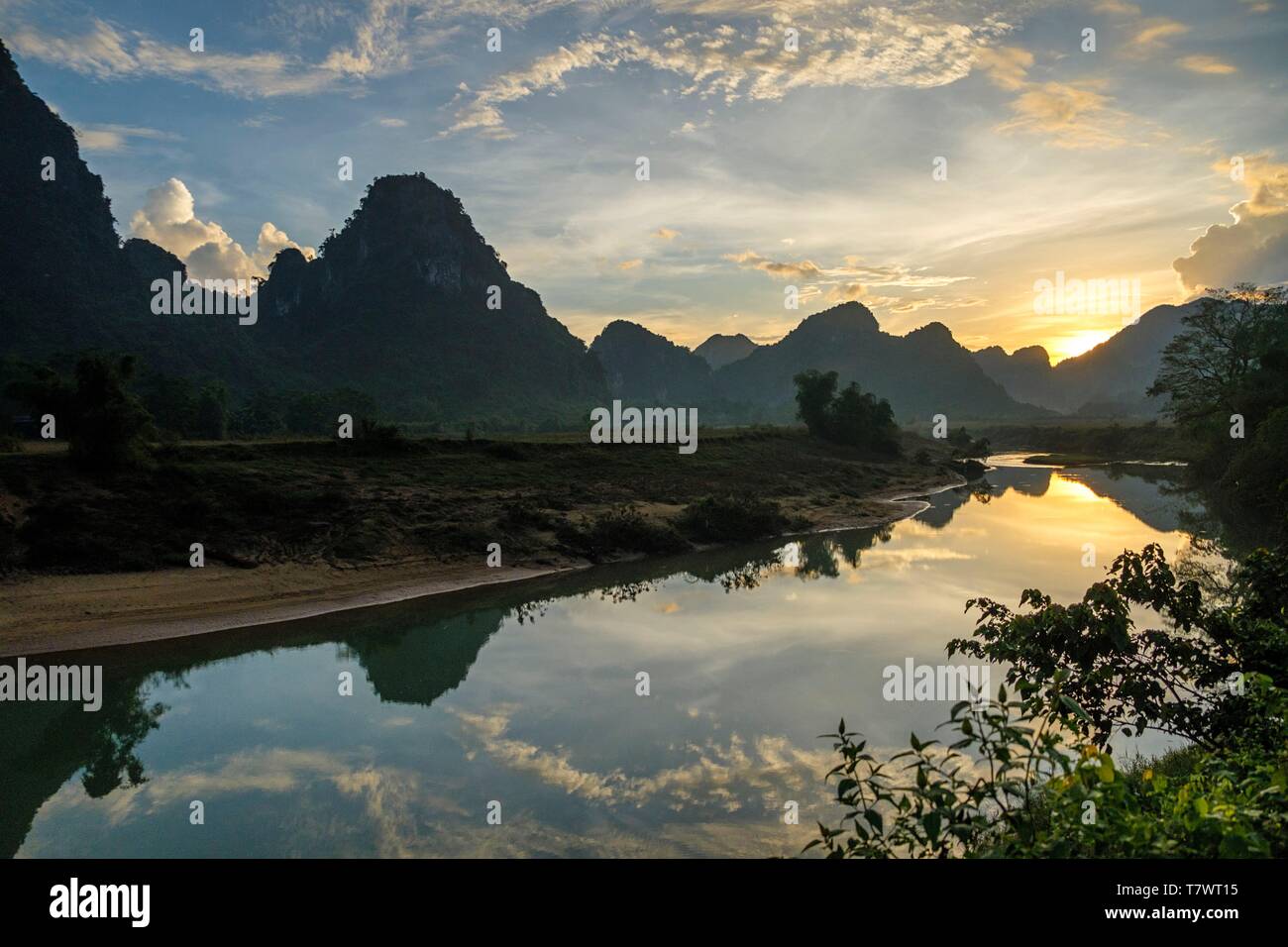 Vietnam, Quang Binh Provinz, Nationalpark Phong Nha-Ke Bang UNESCO Weltkulturerbe, Sohn Fluss Stockfoto