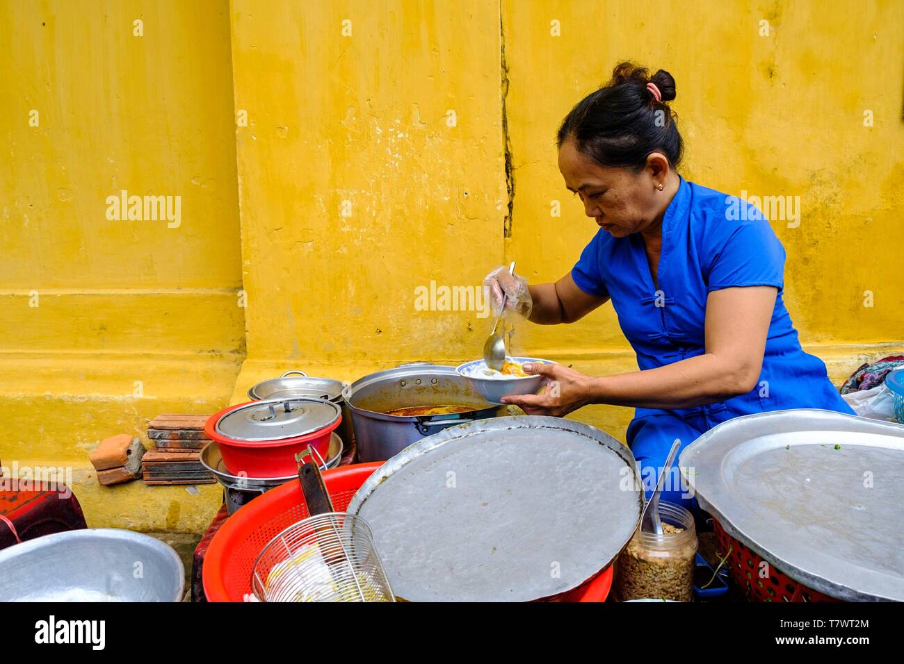 Vietnam, Quang Nam Provinz, Hoi An, Altstadt, die zum Weltkulturerbe der UNESCO, Straße Suppe Verkäufer Stockfoto