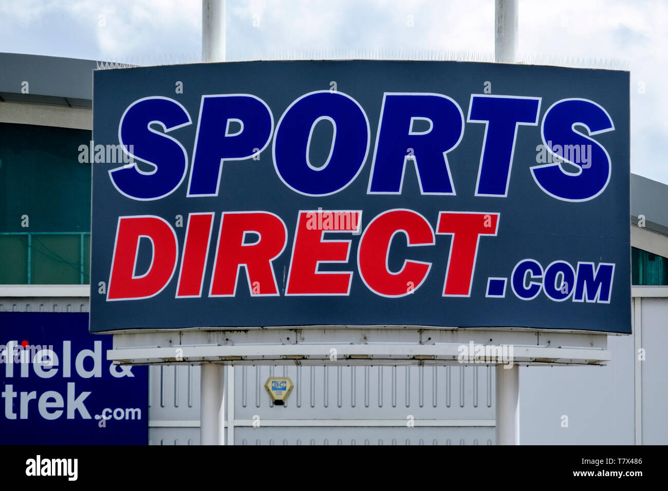 Um Cribbs Causeway Einkaufszentrum, in der Nähe von Bristol UK Sport direktes Zeichen Stockfoto
